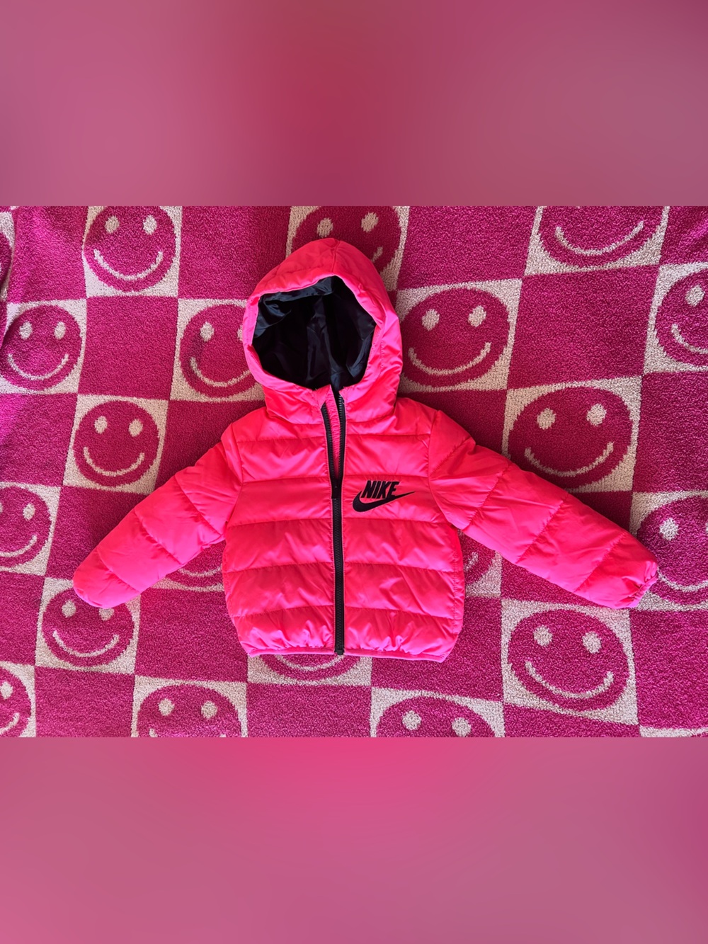 Nike Kids Hooded Puffer Jacket in Bright Pink